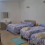 بيت للعطل Casa Di Campagna أوستوني