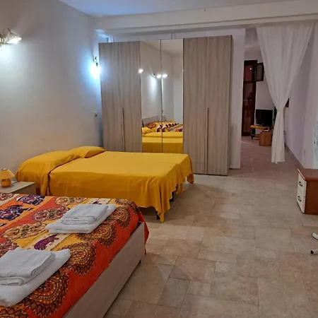 Casa Di Campagna 오스투니