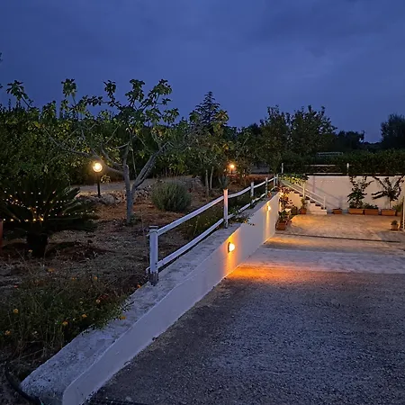 펜션 Casa Di Campagna 오스투니