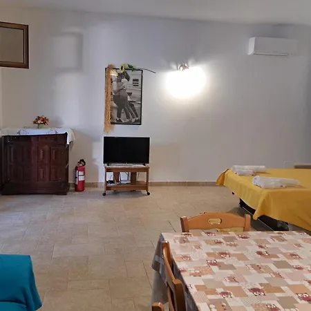 Casa Di Campagna 오스투니