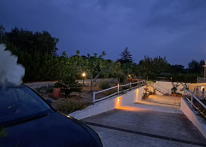 Casa Di Campagna بيت للعطل أوستوني